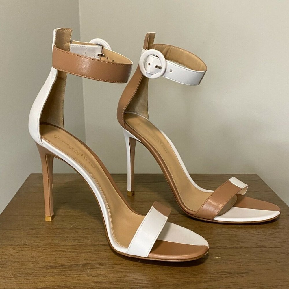 GIANVITO ROSSI Leather Portofino Heels - Size 38.5 - Gorgeous, New Condition